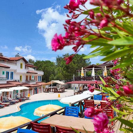 Konfor Suite Otel Cedit Εξωτερικό φωτογραφία