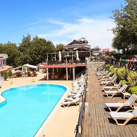 Konfor Suite Otel Cedit Εξωτερικό φωτογραφία