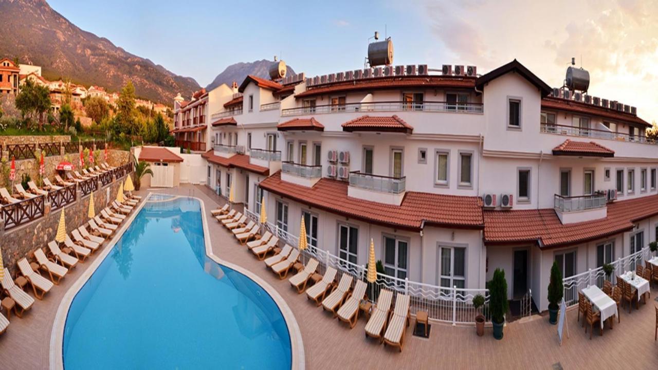 Konfor Suite Otel Cedit Εξωτερικό φωτογραφία