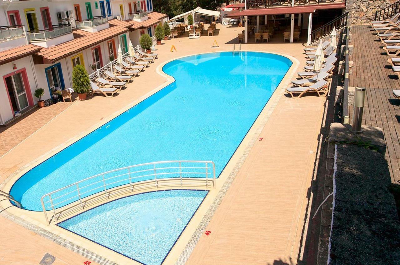 Konfor Suite Otel Cedit Εξωτερικό φωτογραφία