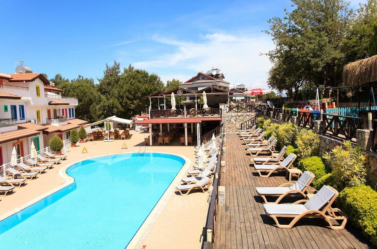 Konfor Suite Otel Cedit Εξωτερικό φωτογραφία