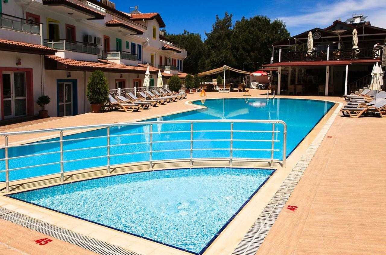 Konfor Suite Otel Cedit Εξωτερικό φωτογραφία